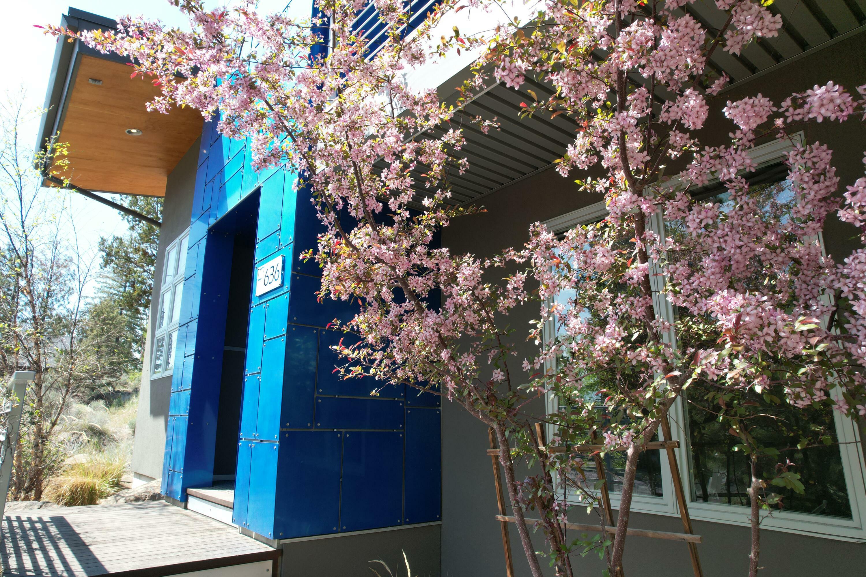 Property Photo: 636 NW Portland Avenue OR 97703