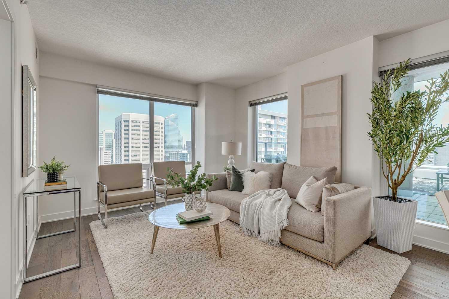 930 6 Avenue SW 3006  Calgary AB T2P 1J3 photo
