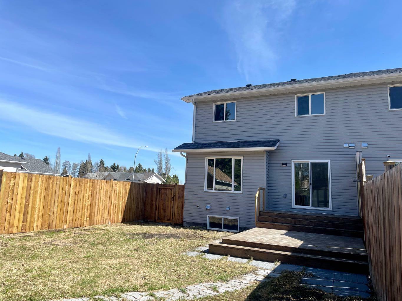 Property Photo: 6122 11 Avenue AB T7E 1Y8