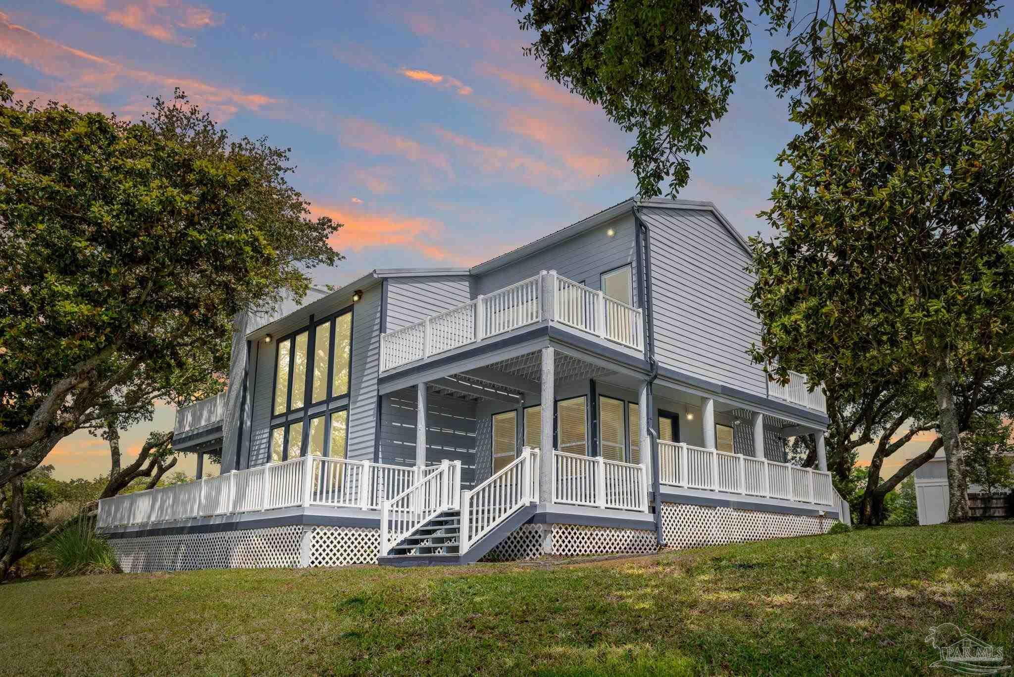 Property Photo:  2062 Blue View Ct  FL 32566 