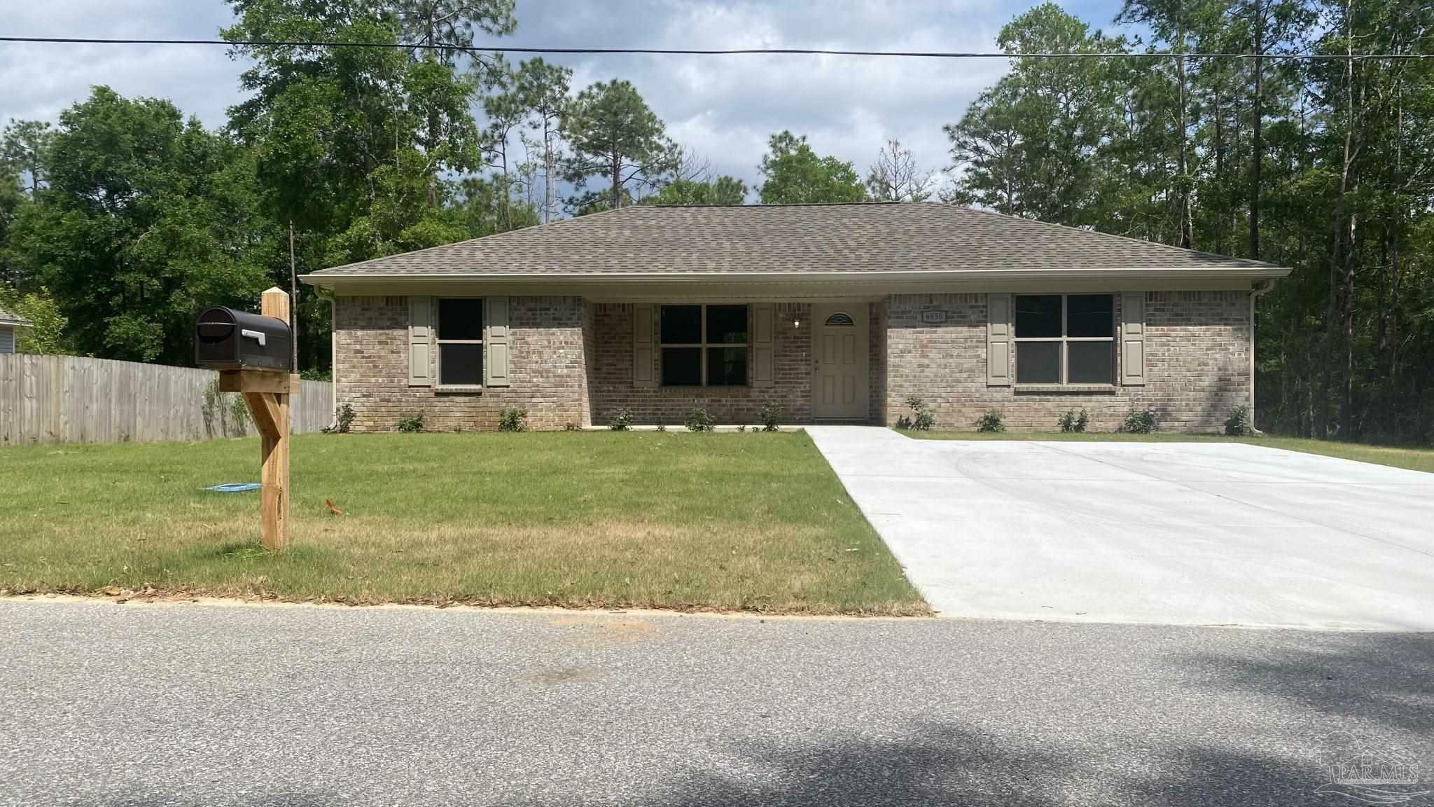 Property Photo: 6850 Boots Ln FL 32570