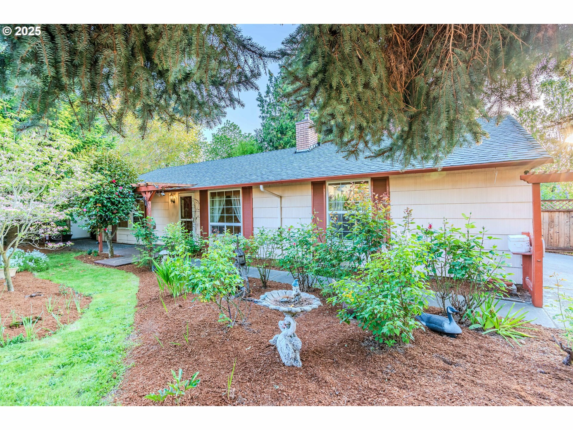 Property Photo: 21140 SE Yamhill St OR 97030