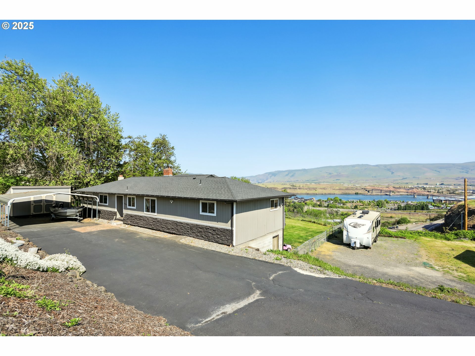 Property Photo: 3103 Fremont St OR 97058