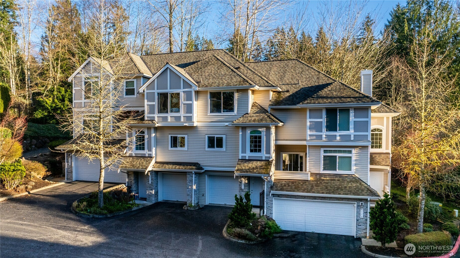 Property Photo: 6769 SE Cougar Mountain Way 2 WA 98006