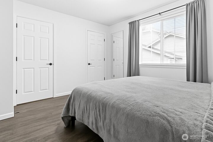 Property Photo: 2709 Maplewood Avenue 304 WA 98225