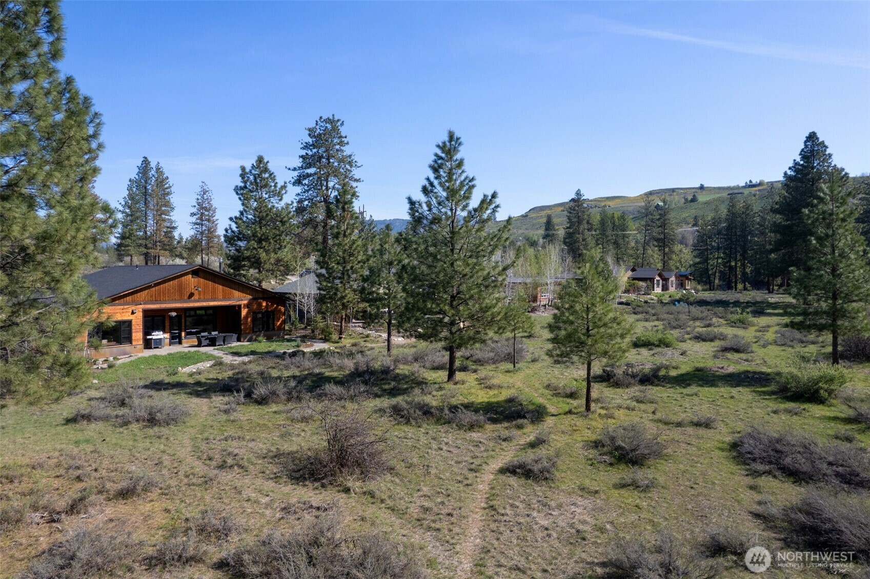 Property Photo: 150 North Village Road WA 98862