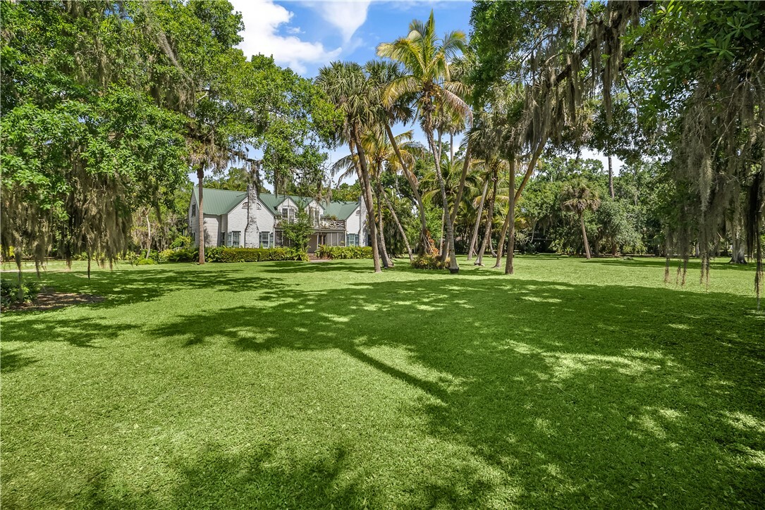 Property Photo: 4935 11th Lane FL 32966