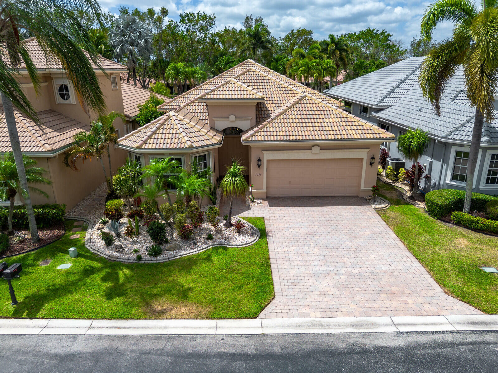 Property Photo: 7098 Veneto Drive FL 33437
