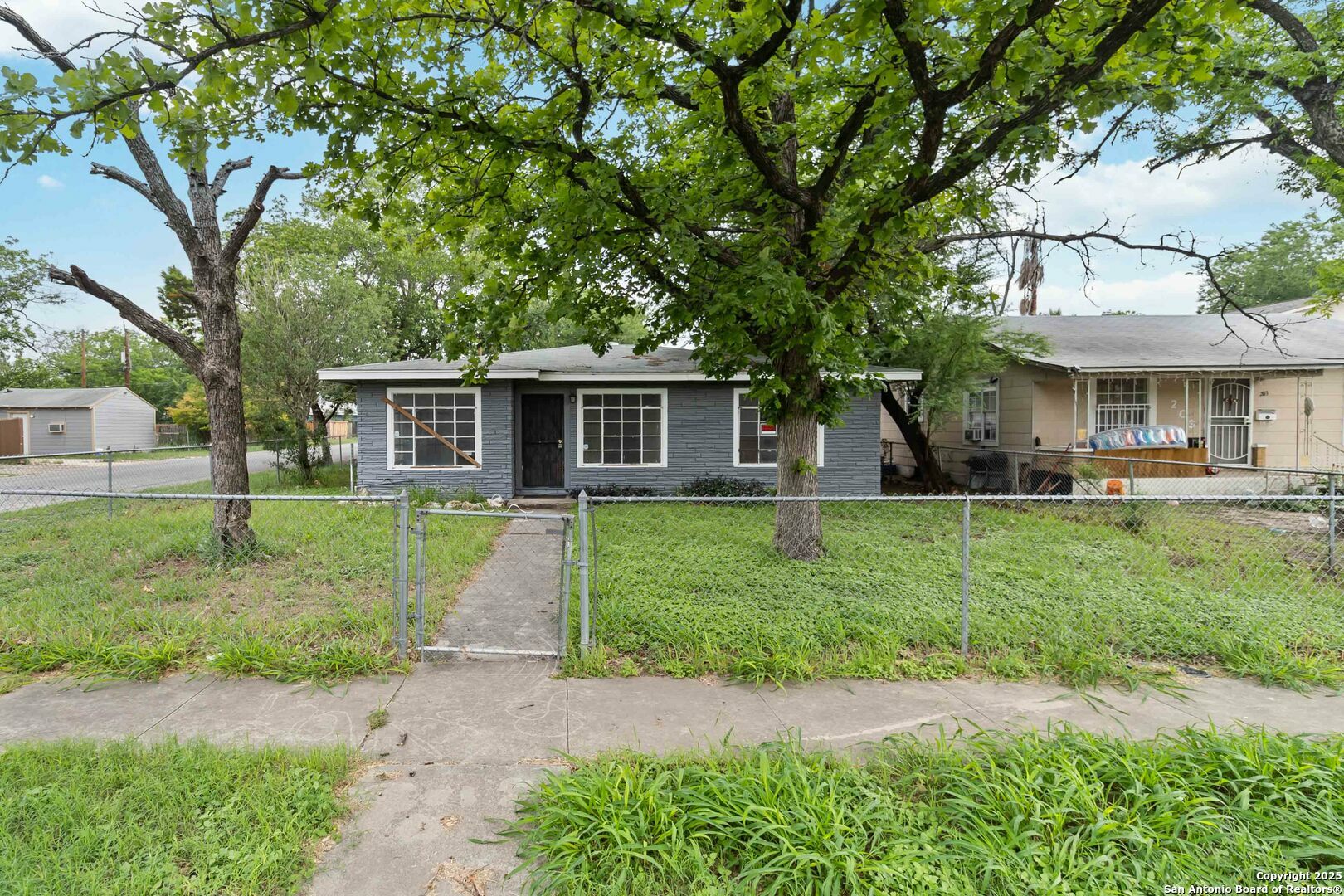Property Photo: 201 Monticello TX 78223
