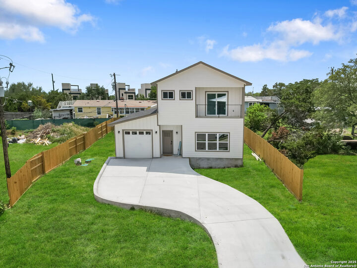 Property Photo: 408 Canyon Circle TX 78133