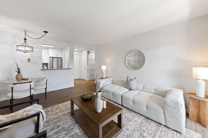 Property Photo: 685 Dartmore Lane 165 CA 94544