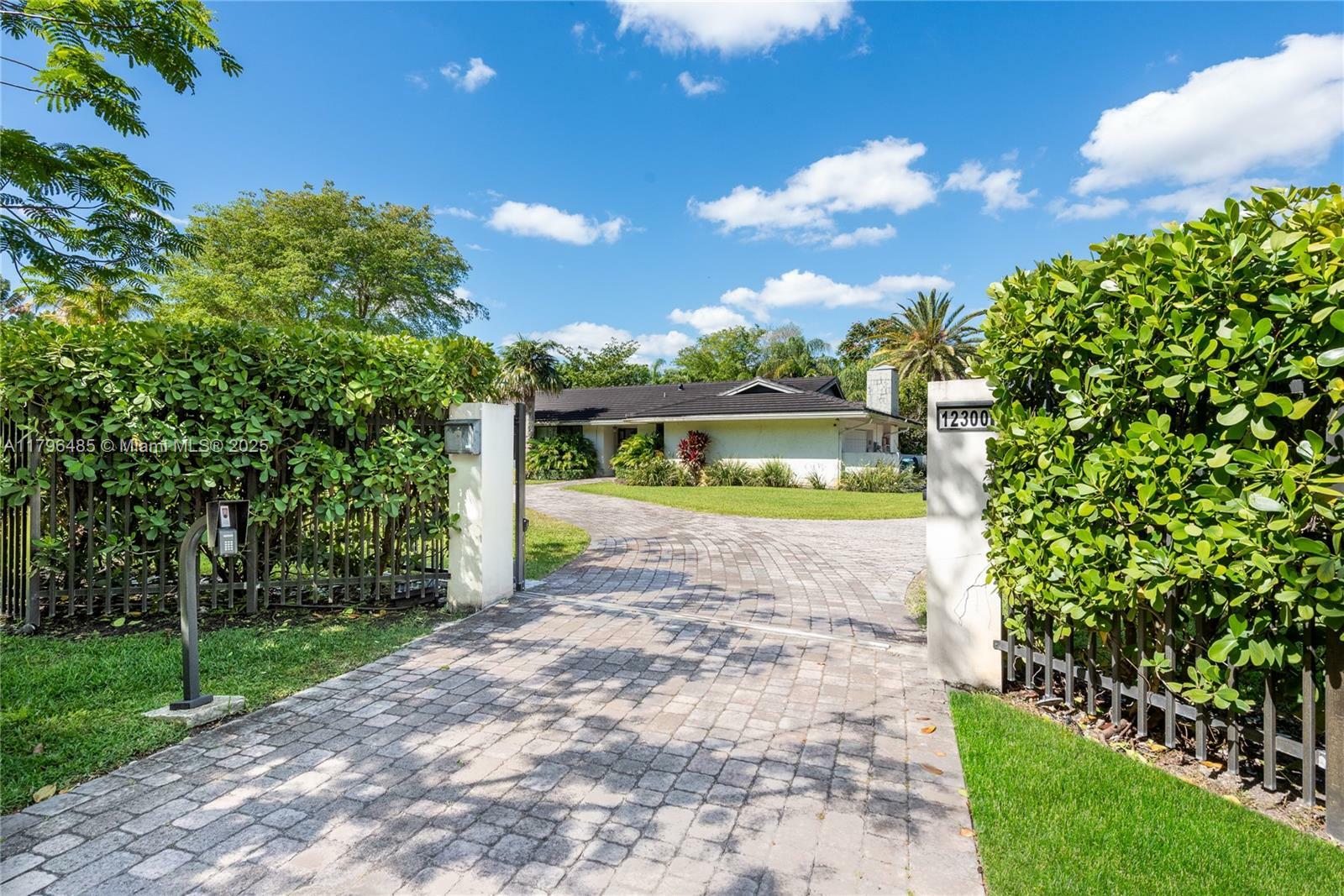 12300 SW 67th Ave  Pinecrest FL 33156 photo