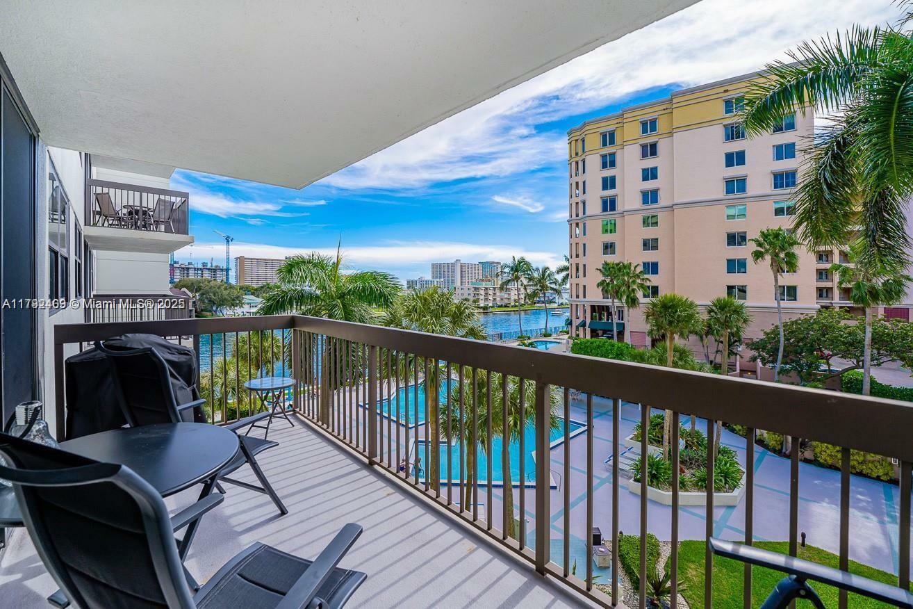 Property Photo: 2900 NE 14th St Cswy 410 FL 33062