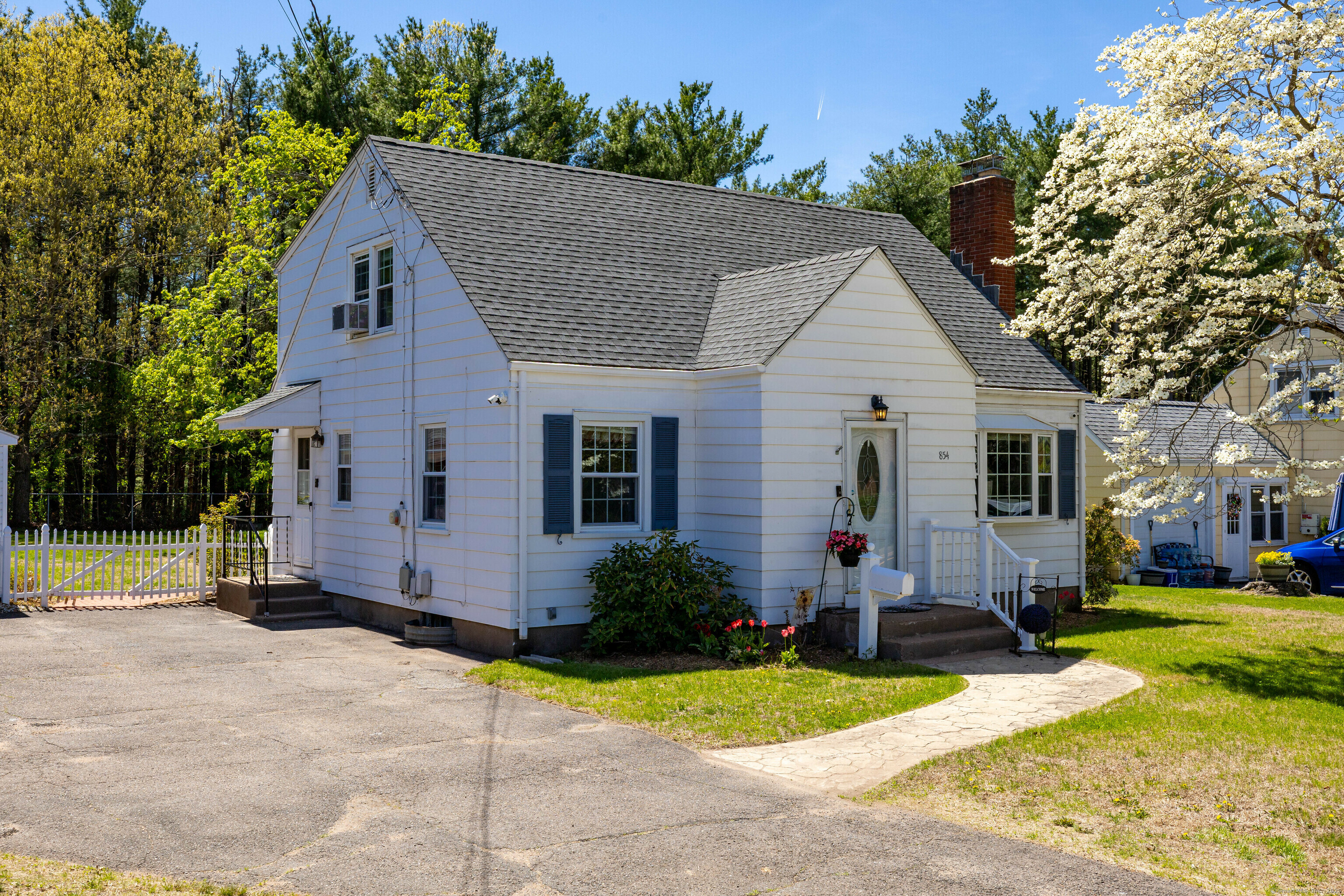 Property Photo: 854 Center Street CT 06040