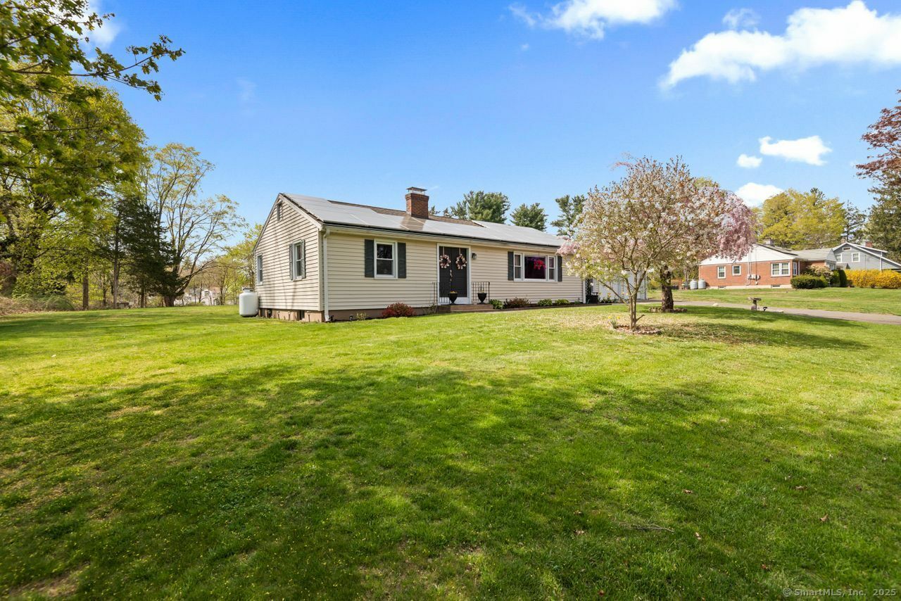 Property Photo: 113 Kings Highway CT 06473
