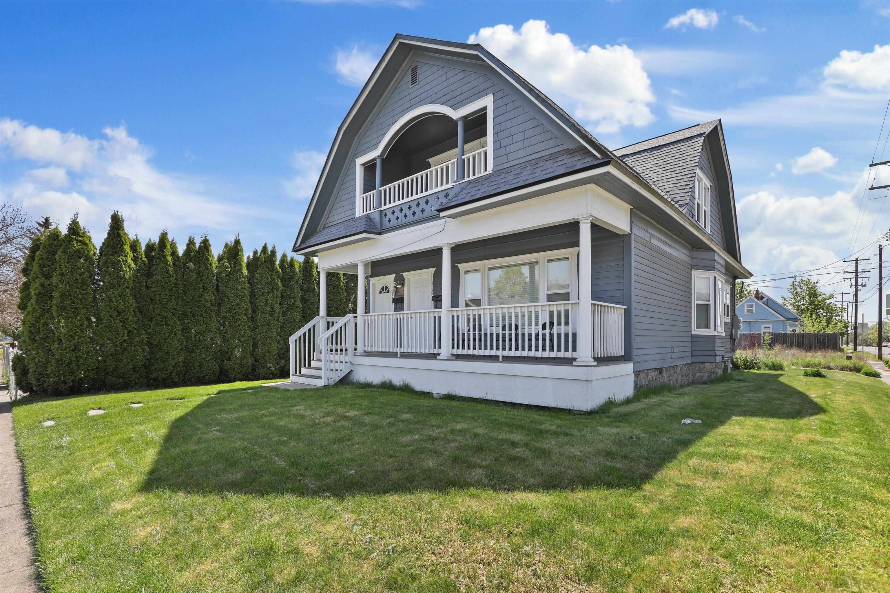 Property Photo: 1527 W Knox Ave 1529 W Knox WA 99205