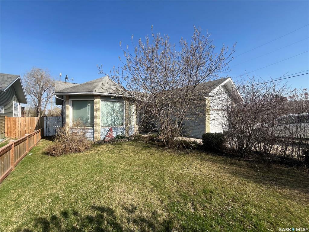 Property Photo: 303 1st Avenue N SK S0K 2Z0