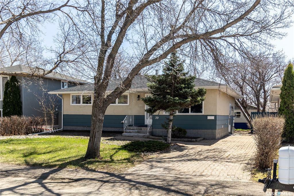 Property Photo: 39 Fuhrmann Crescent SK S4R 5S4