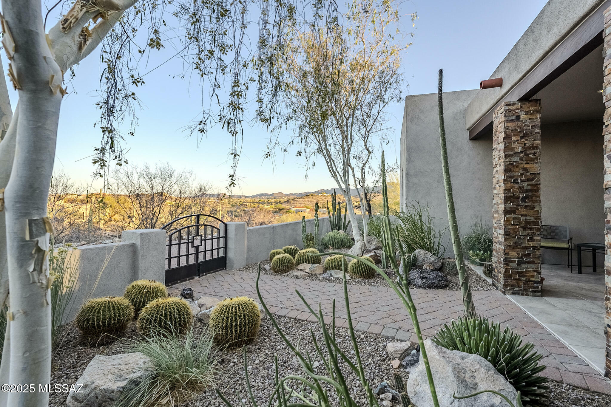 Property Photo: 5875 N Abington Ridge AZ 85743