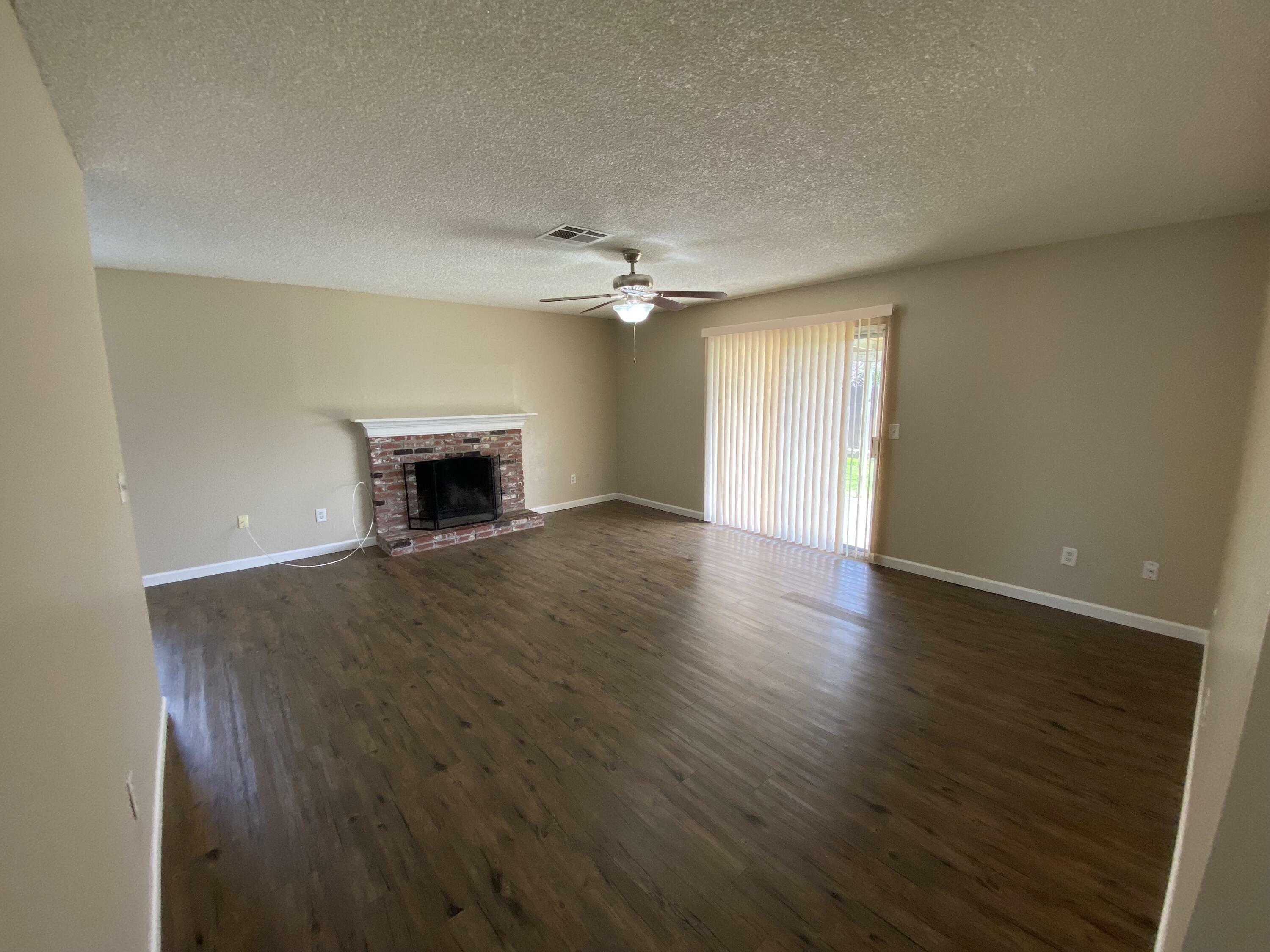 Property Photo: 1704 S Atwood Street CA 93277
