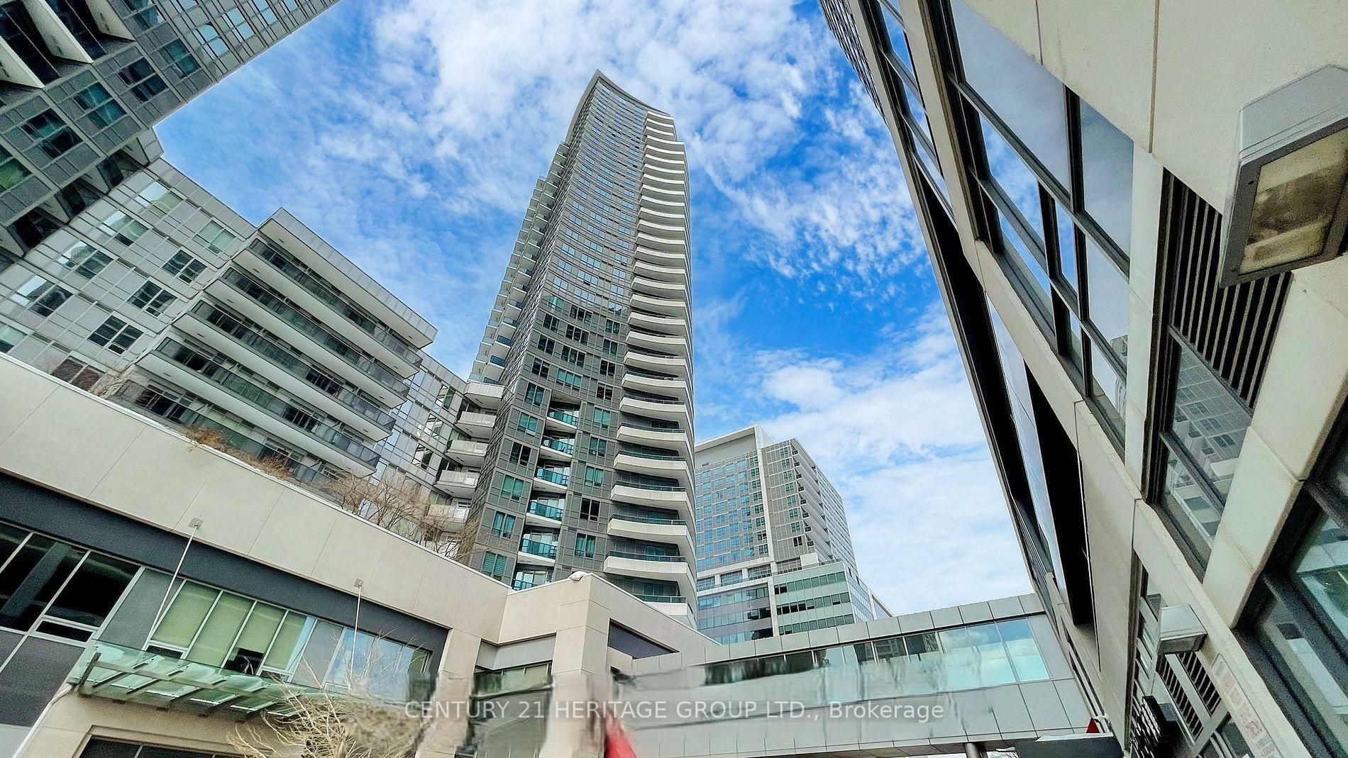 Property Photo: 7171 Yonge Street 1005 ON L3T 0C5