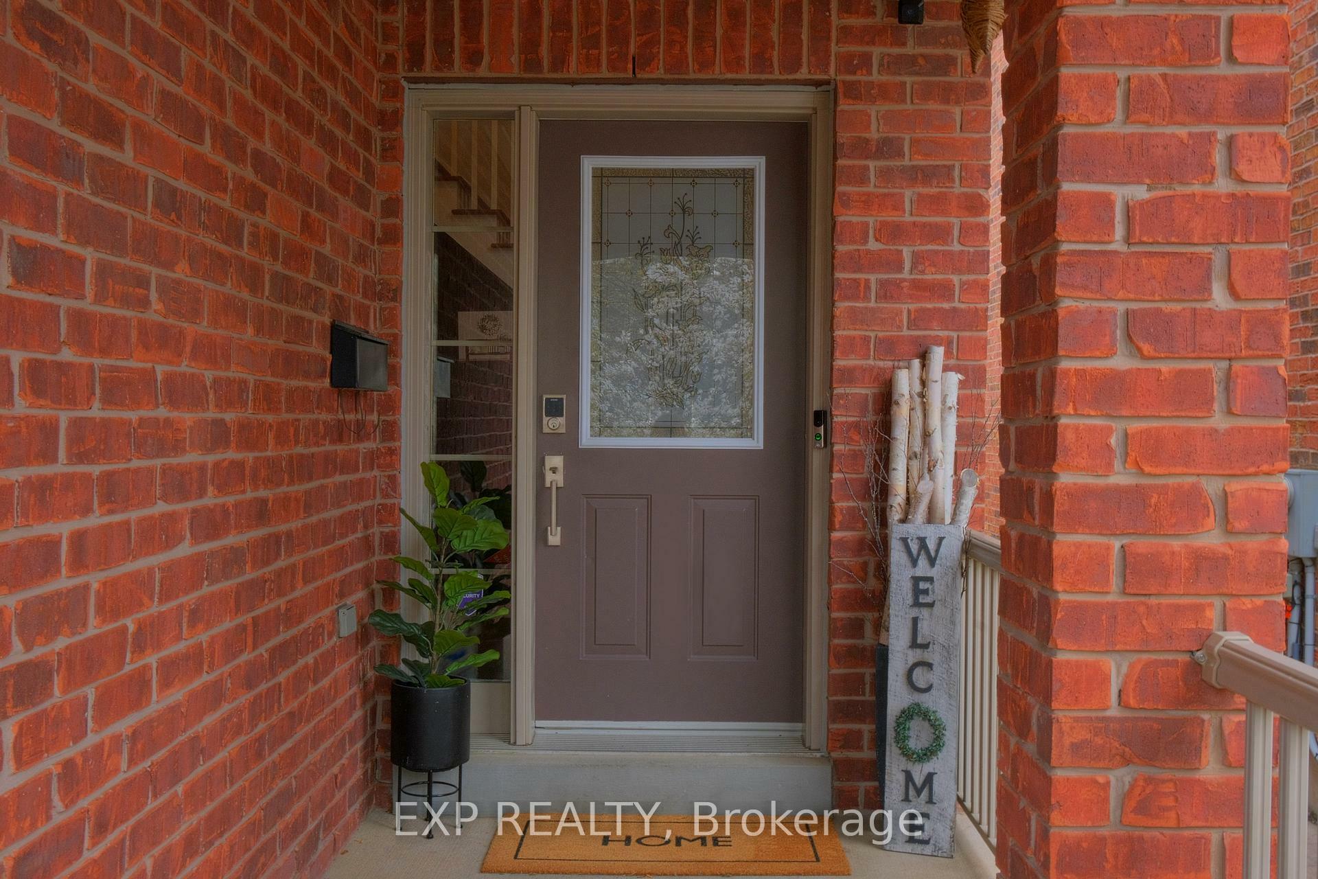 Property Photo: 3305 Weatherford Road ON L5M 7X8