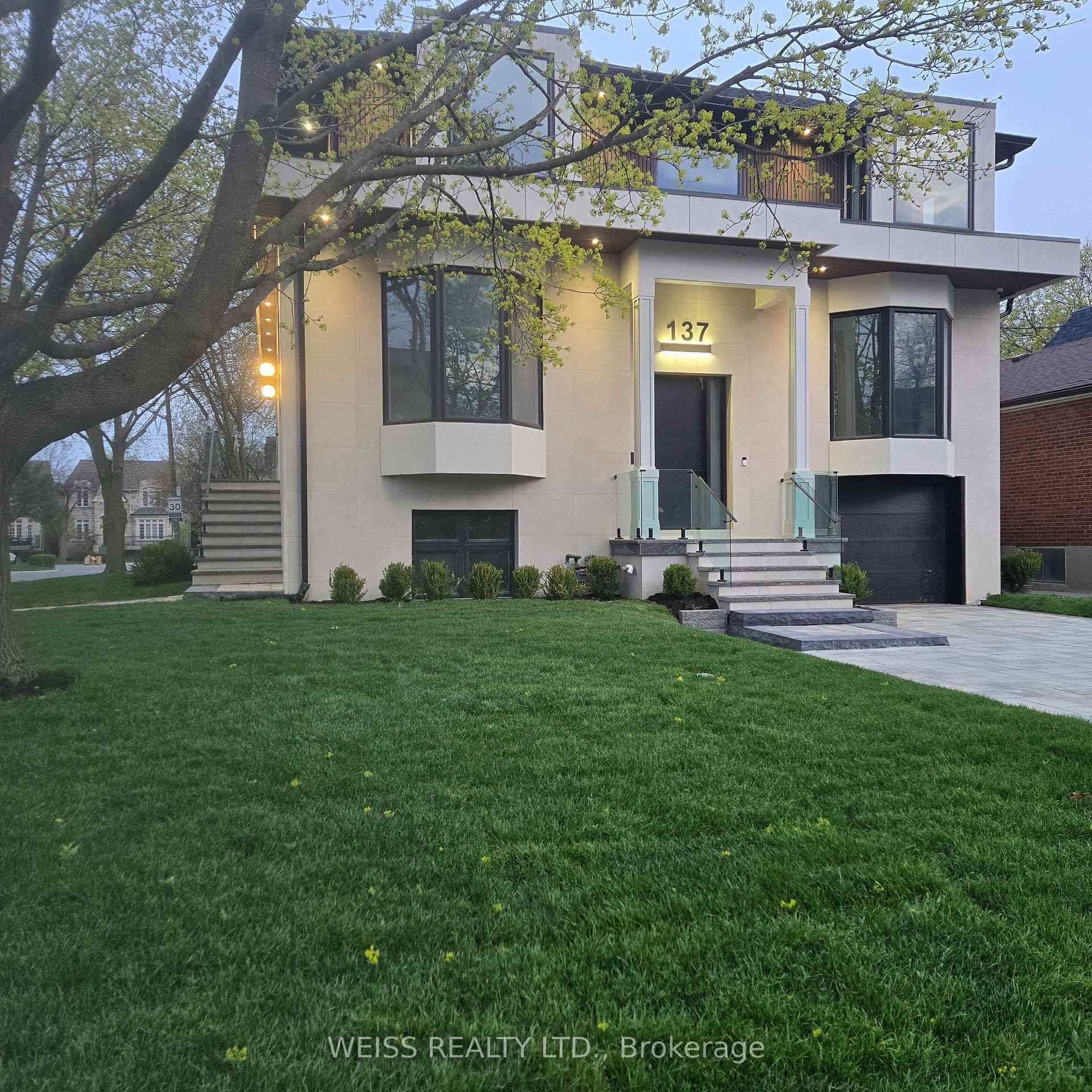 Property Photo: 137 Bannockburn Avenue ON M5M 2N4