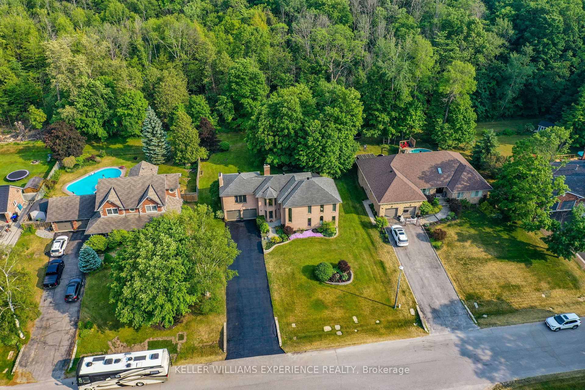 Photo de la propriété: 19 Priest Avenue ON L9X 0G9