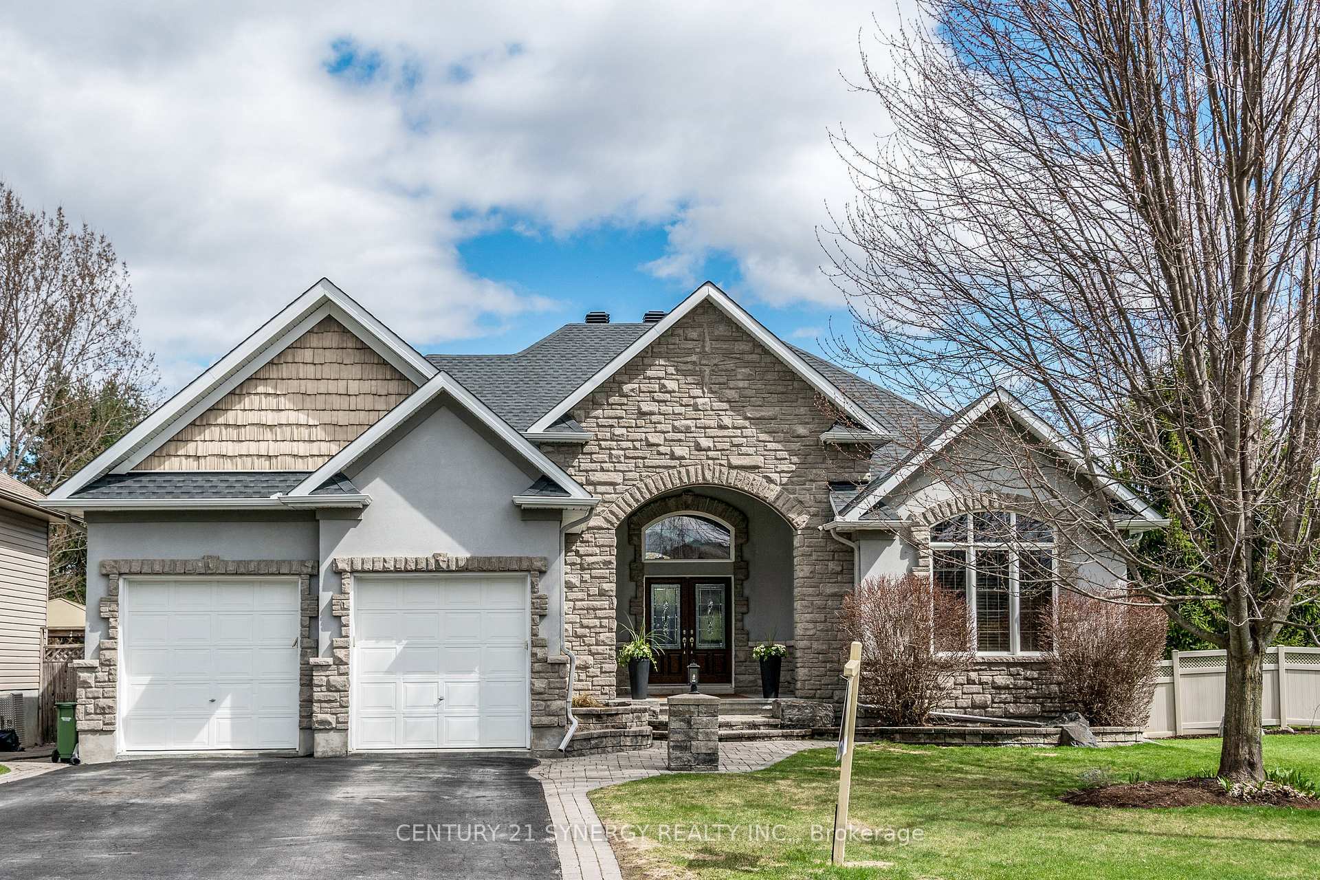 50 Frances Colbert Avenue  Carp - Huntley Ward ON K0A 1L0 photo