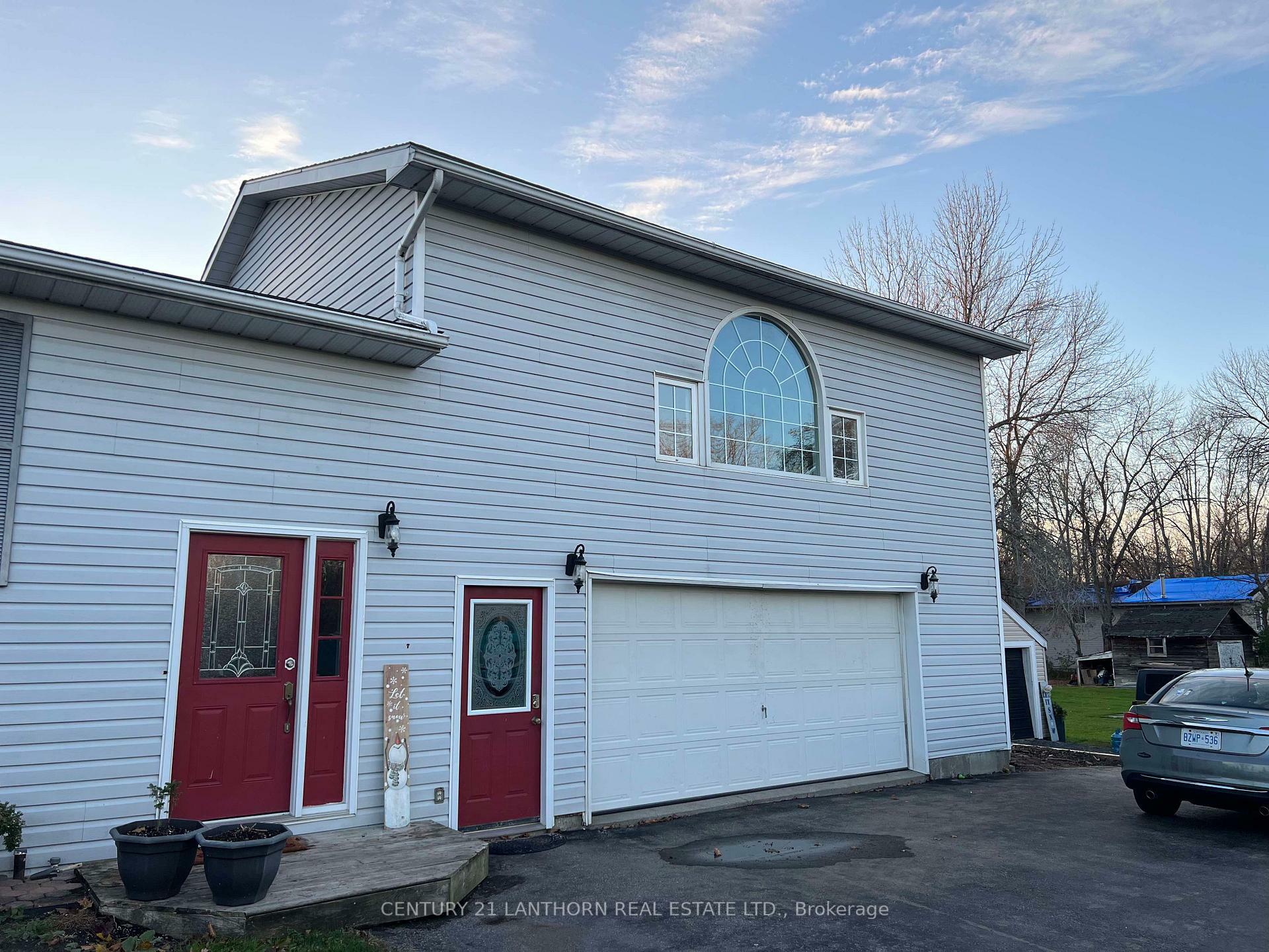 Photo de la propriété: 735 County Rd 28 Road N ON K8N 4Z7