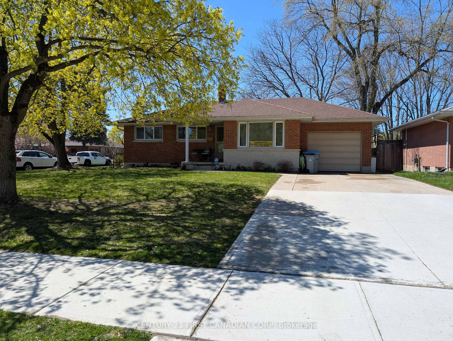 336 Drury Lane  Strathroy Caradoc ON N7G 3G1 photo