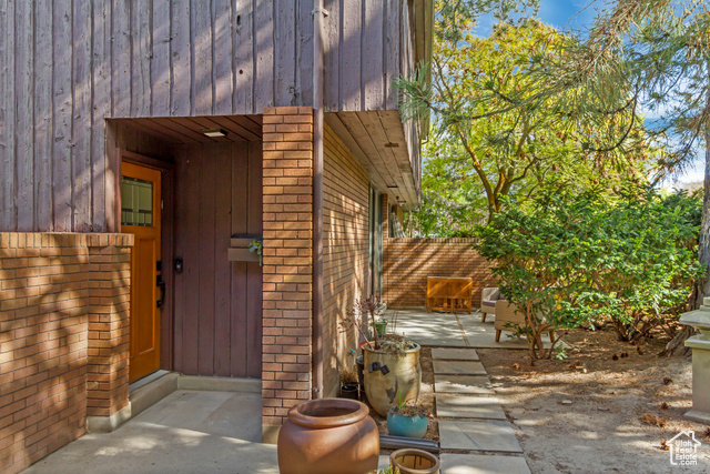 Property Photo: 2743 N Edgewood Dr UT 84604