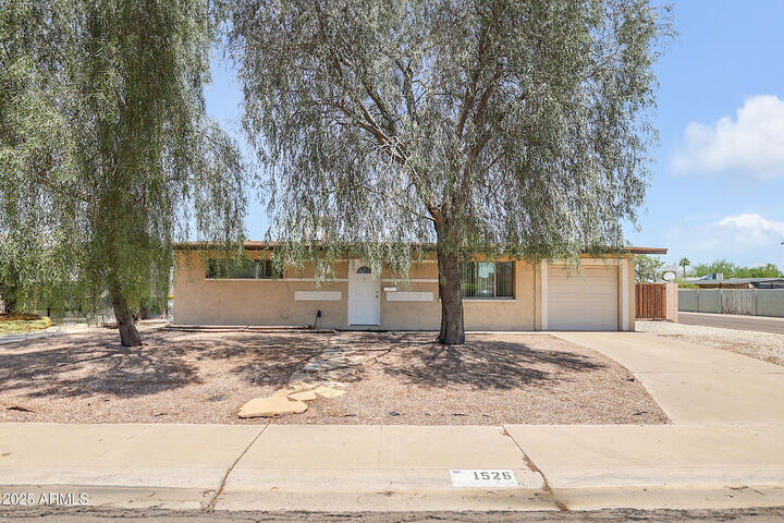 1526 W Huntington Drive  Tempe AZ 85282 photo