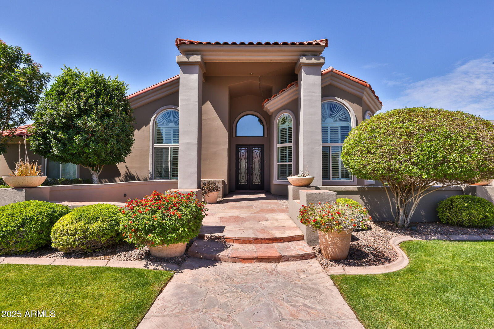 Property Photo:  1307 E Treasure Cove Drive  AZ 85234 