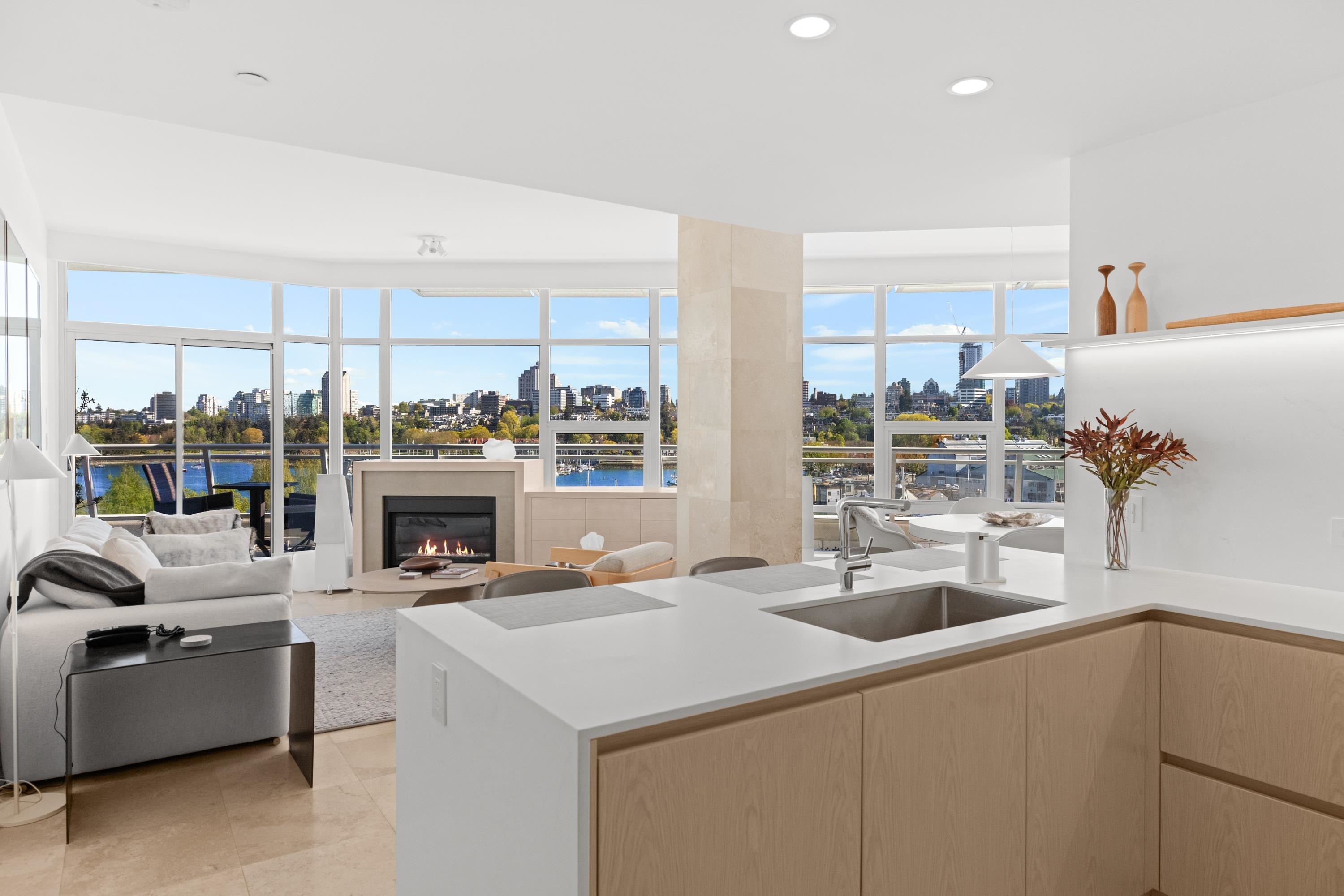 Property Photo: 628 Kinghorne Mews 701 BC V6Z 3H6