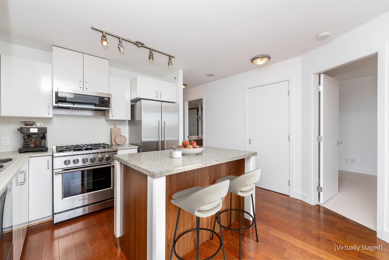 Property Photo: 175 W 1st Street 1211 BC V7M 3N9