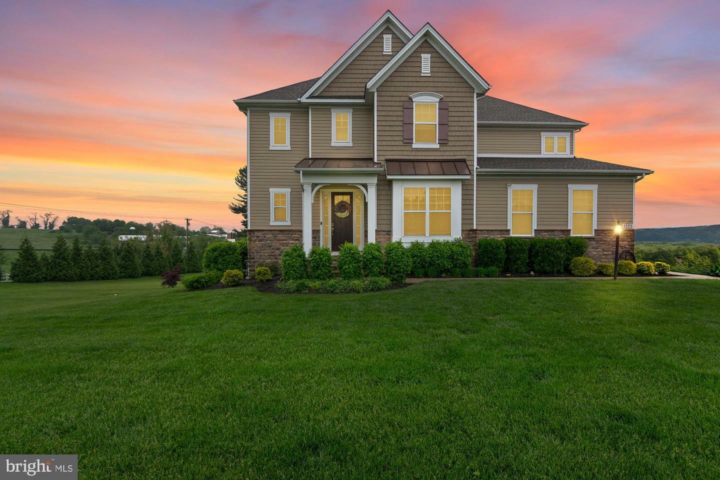 Property Photo: 2525 Floreta Court MD 21050