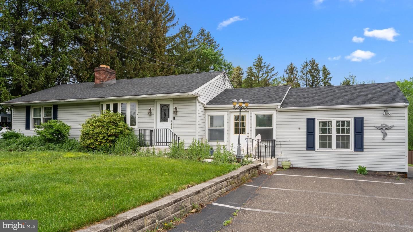 Property Photo:  939 Horsham Road  PA 18936 