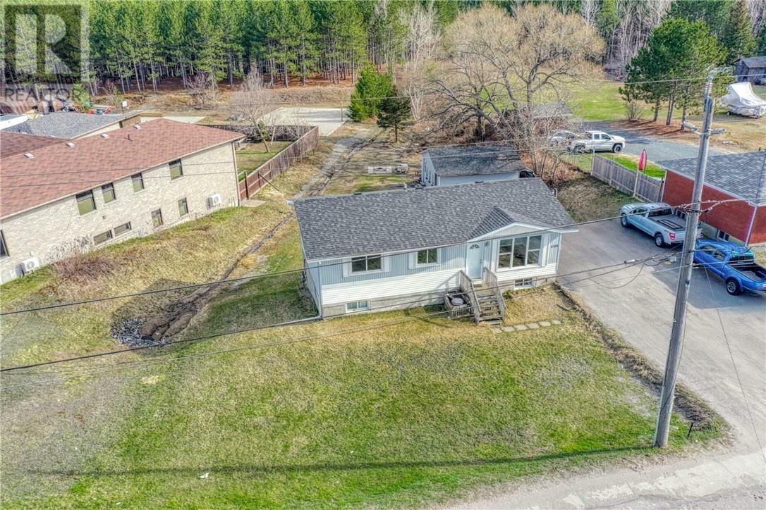 Property Photo:  2528 Falconbridge Highway  ON P3L 1K5 
