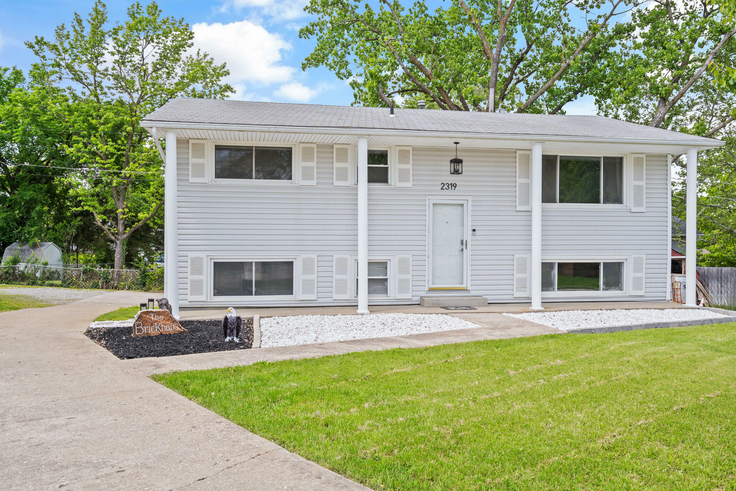 Property Photo: 2319 Windmill Ct MO 65202