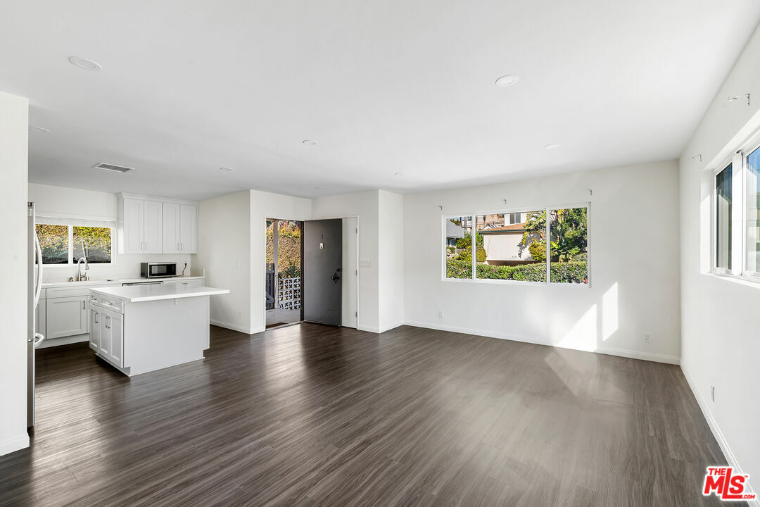 Property Photo: 1635 Colby Ave CA 90025
