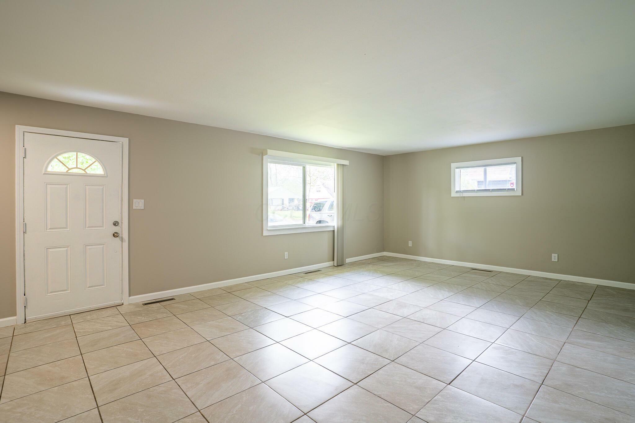 Property Photo: 2364 Brentnell Avenue OH 43211