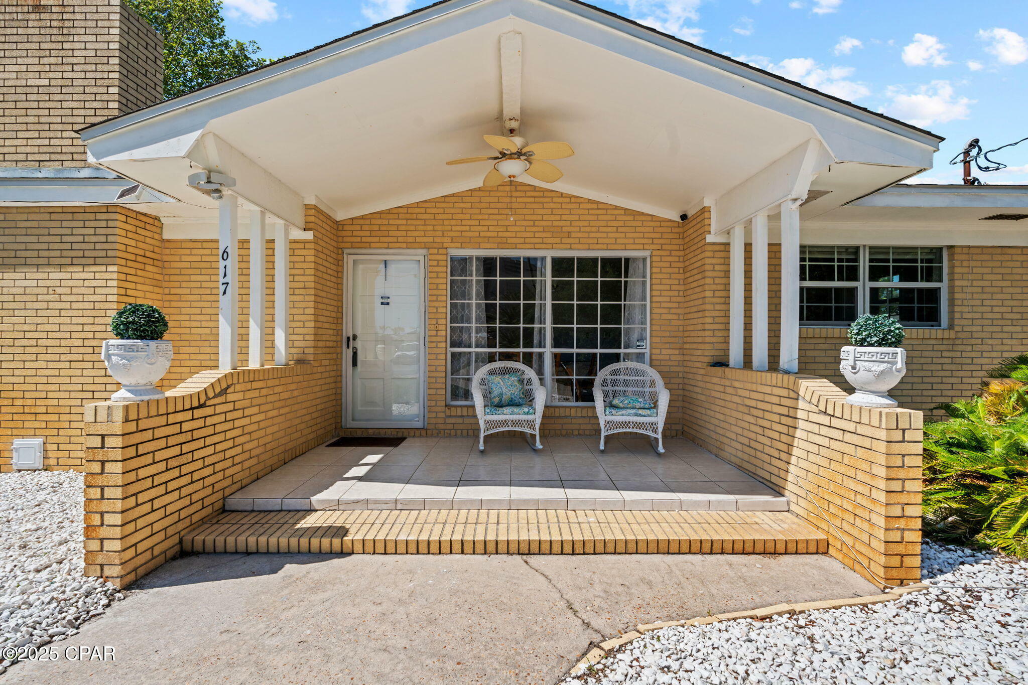 Property Photo: 617 Poinsettia Court FL 32413