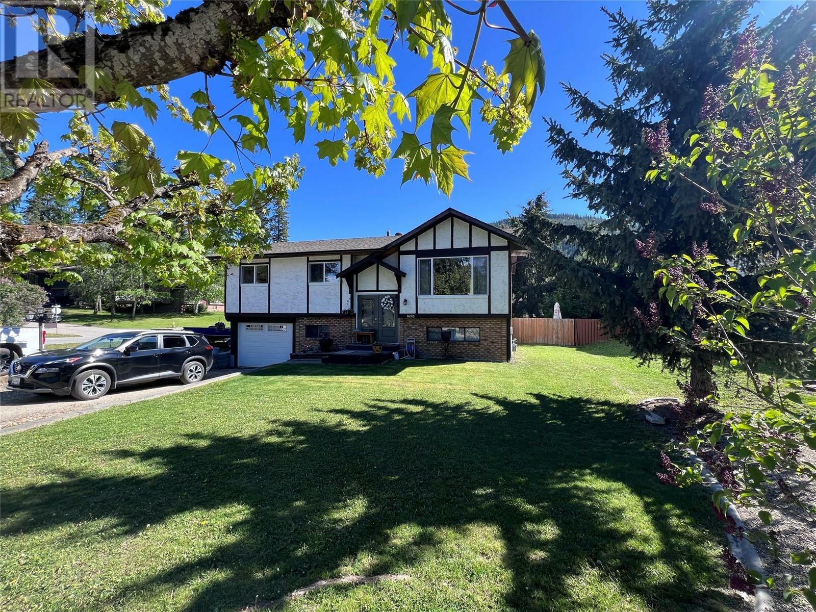 Property Photo: 1690 15 Avenue Southeast BC V1E 2E7