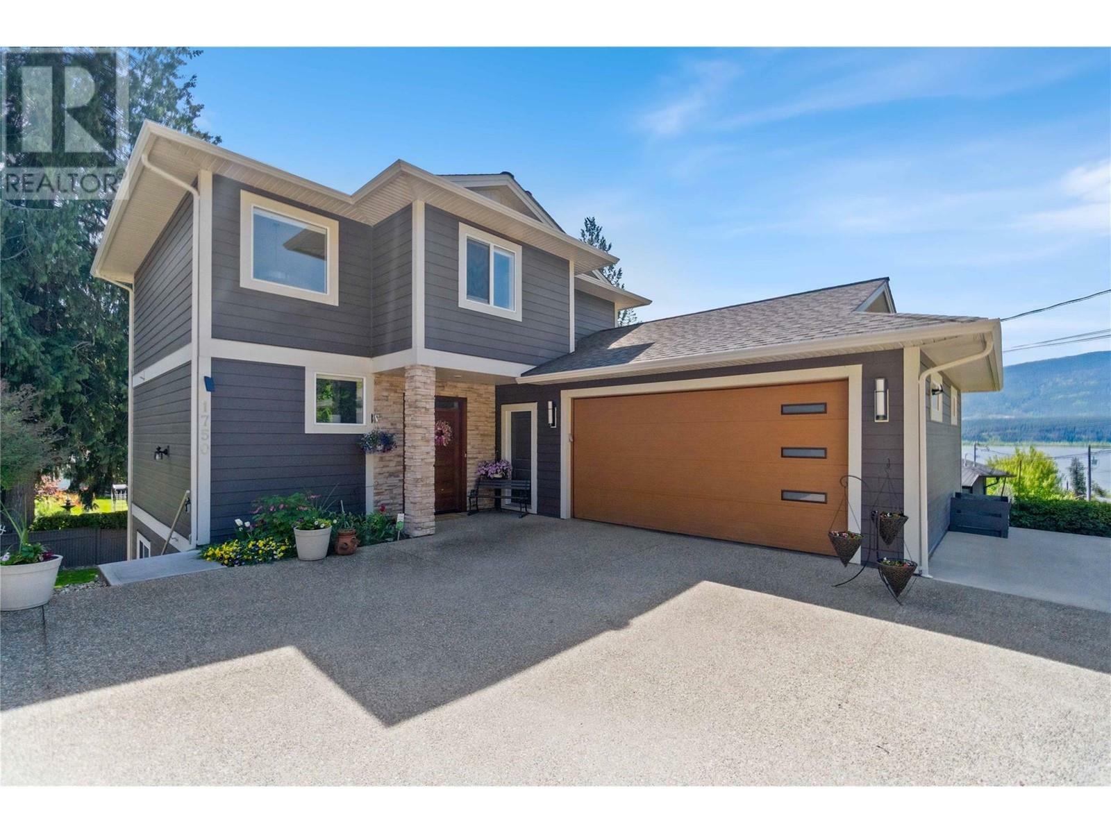 Property Photo: 1750 20 Avenue Northeast BC V1E 2G3