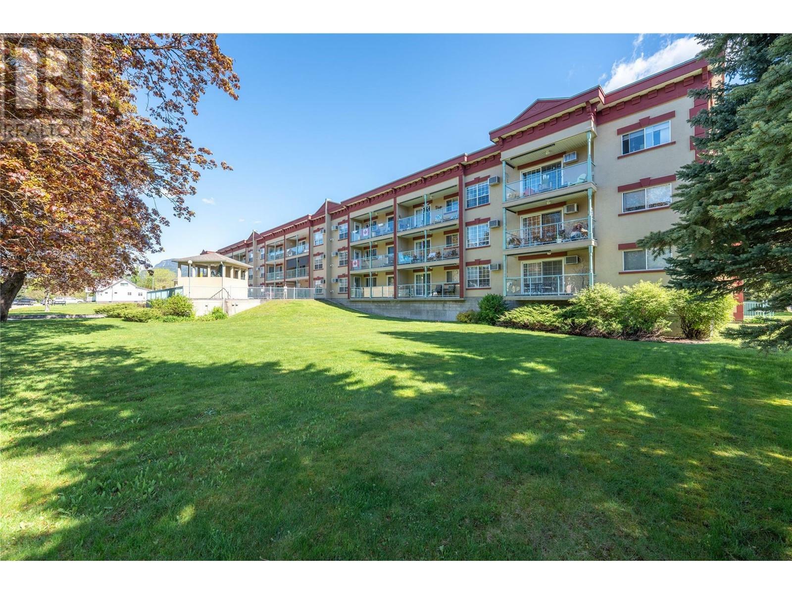 Property Photo: 311 Sixth Street East 209 BC V0E 2S0