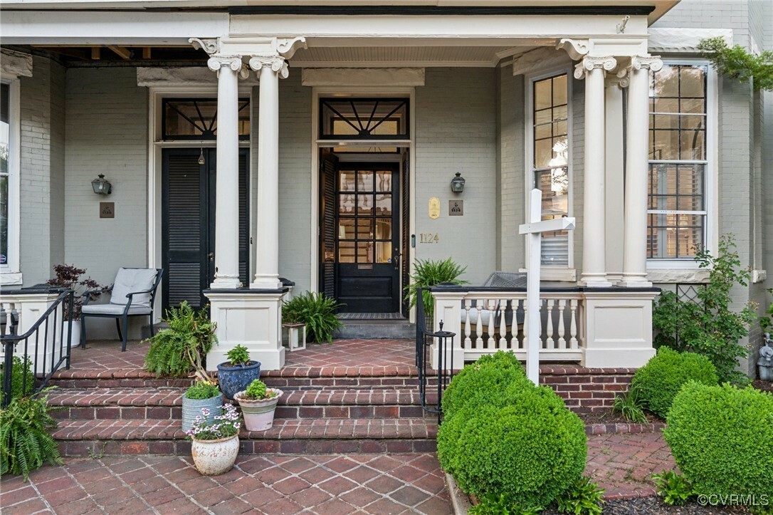 Property Photo: 1124 West Avenue VA 23220