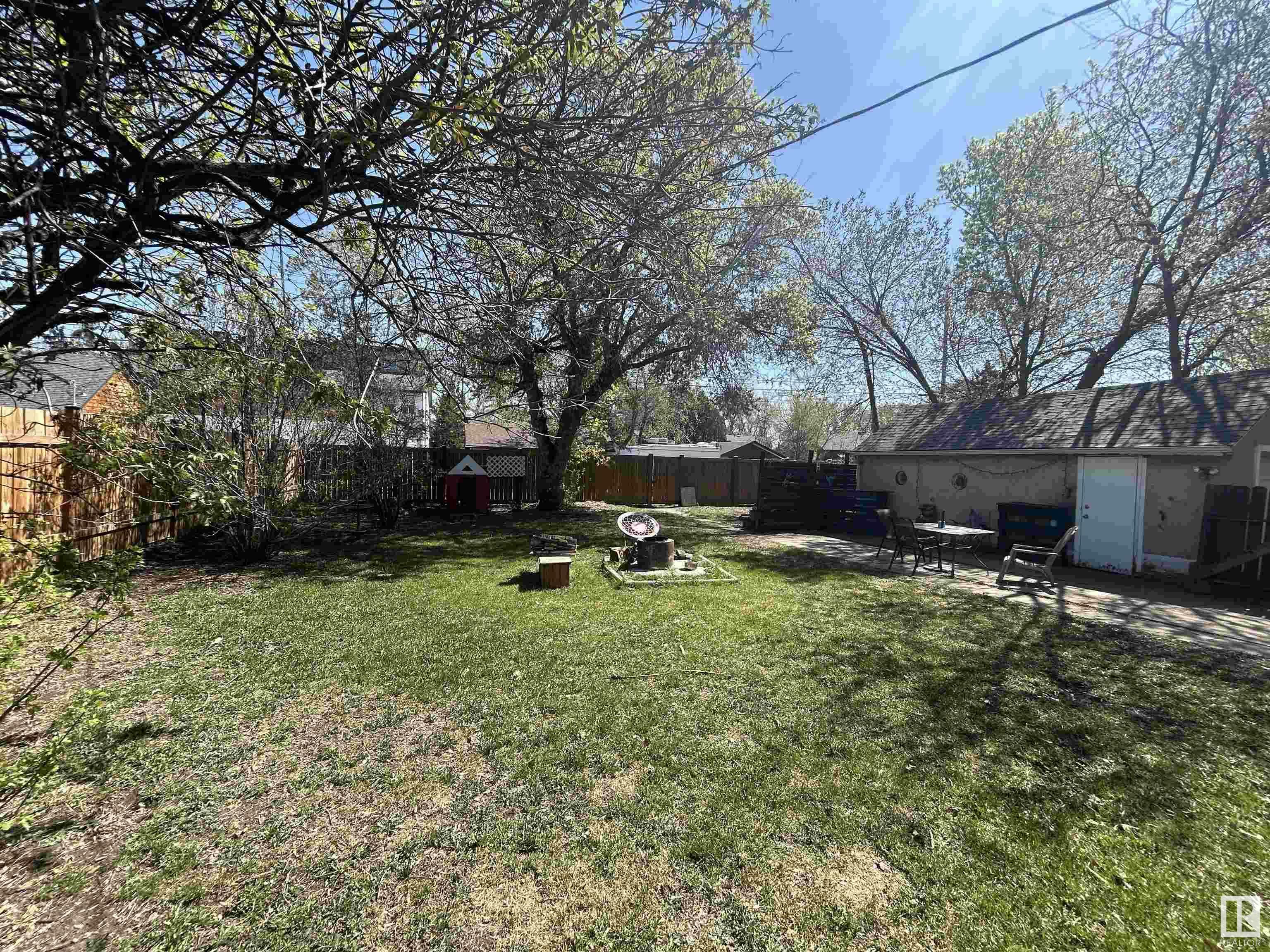 Property Photo: 12421 77 Street NW AB T5B 2H4