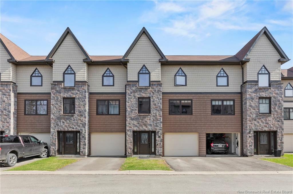 48 Brownstone Lane  Fredericton NB E3A 9G3 photo
