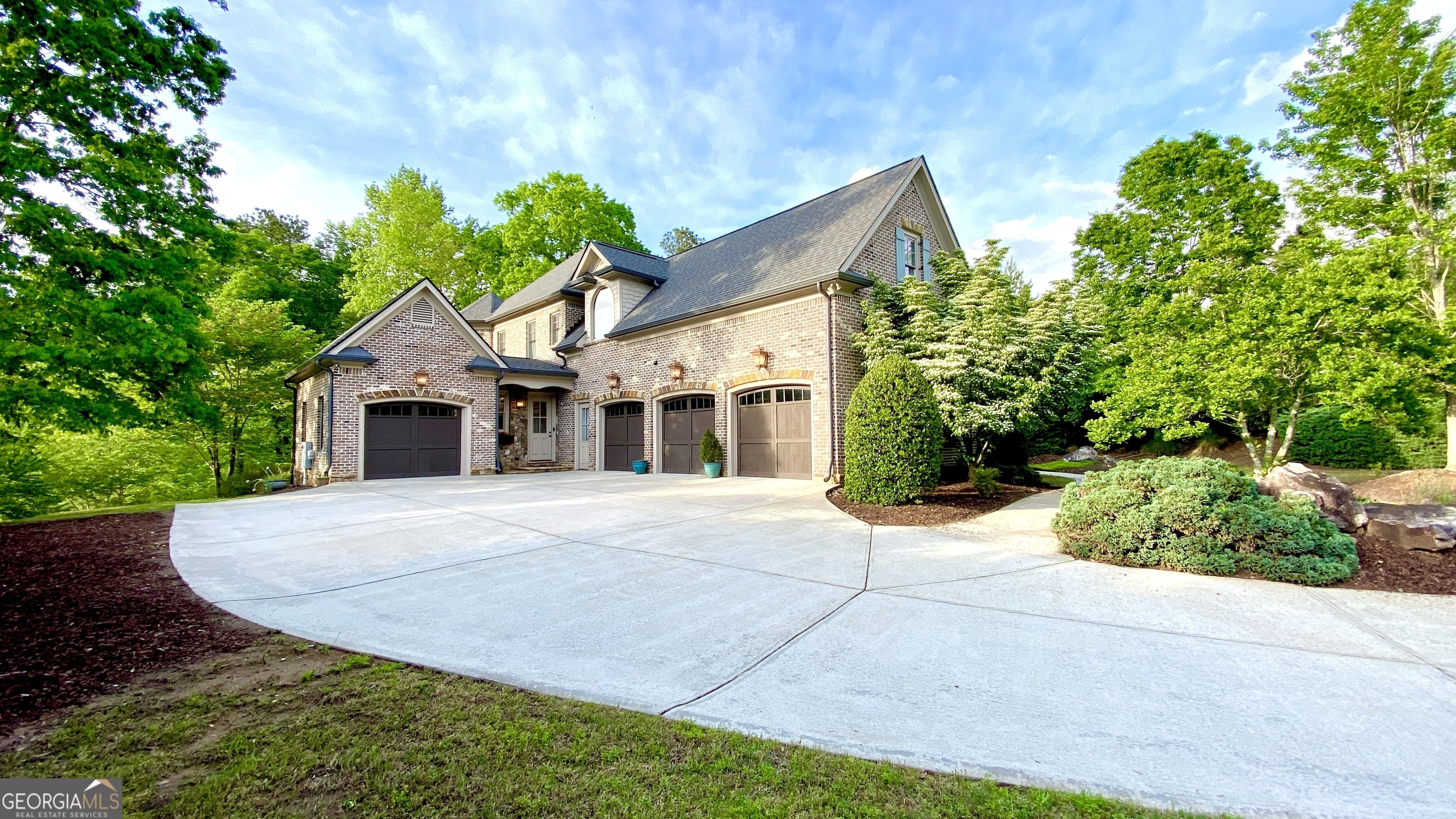 Property Photo: 1345 Cashiers Way GA 30075